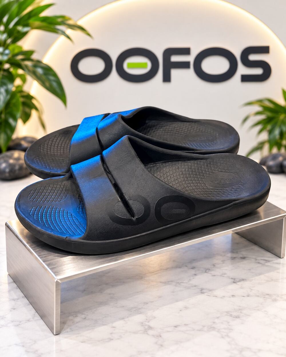 OOFOS OOahh Black Recovery Slide Sandals Men’s 11 Women’s 13 EU 44
